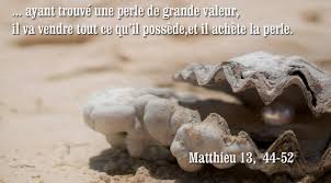 Il va vendre tout ce qu'il possède, et il achète ce champ ...